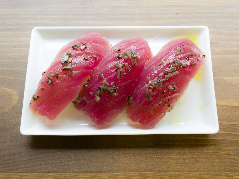 nigiri di tonno con tartufo